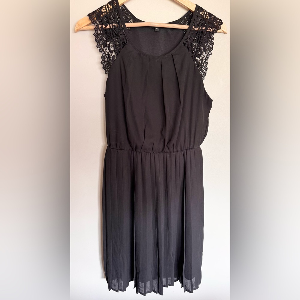 Papermoon Stitch Fix Black Lace Shoulder Pleated Dress Fit & Flare Medium